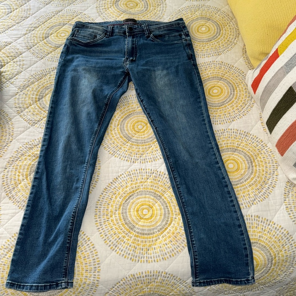 Steve’s jeans size (32/32) in great condition